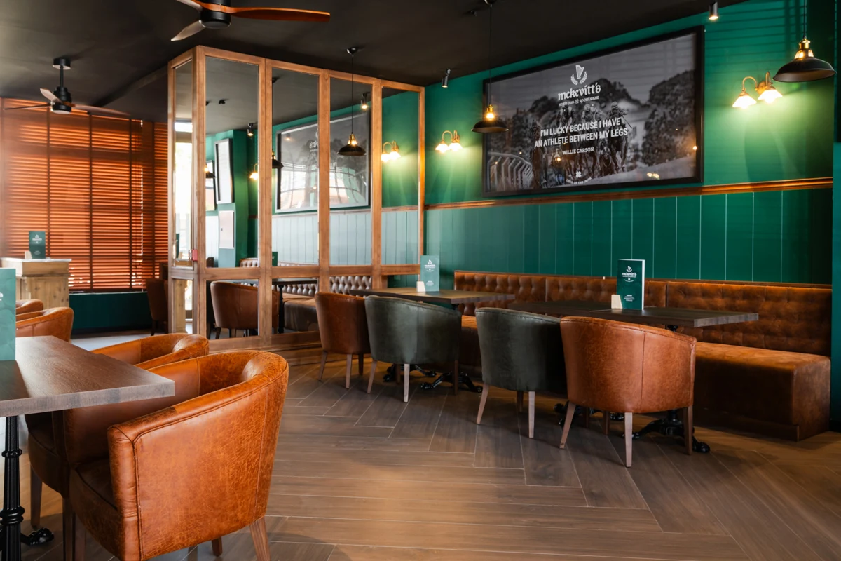 Dining area at McKevitt's Bar Comfortable Irish bar Fergus Club Mallorca Waterpark by Fergus