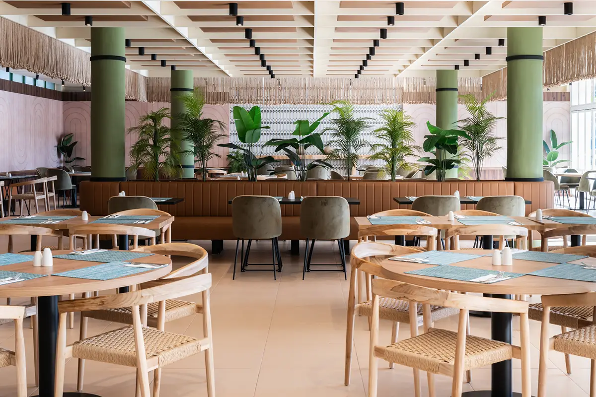Modern dining area of the restaurant Dining area of the exclusive buffet restaurant for Magnus clients at Fergus Club Mallorca Waterpark