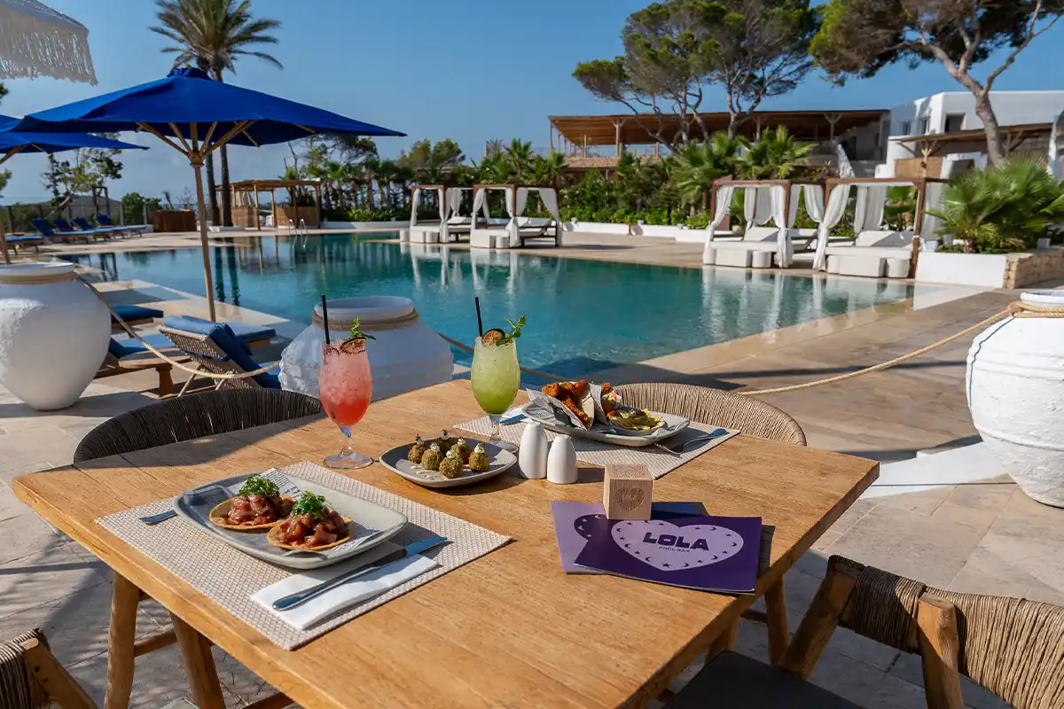 table Lola Pool Bar table Lola Pool Bar Fergus Style Punta Arabi
