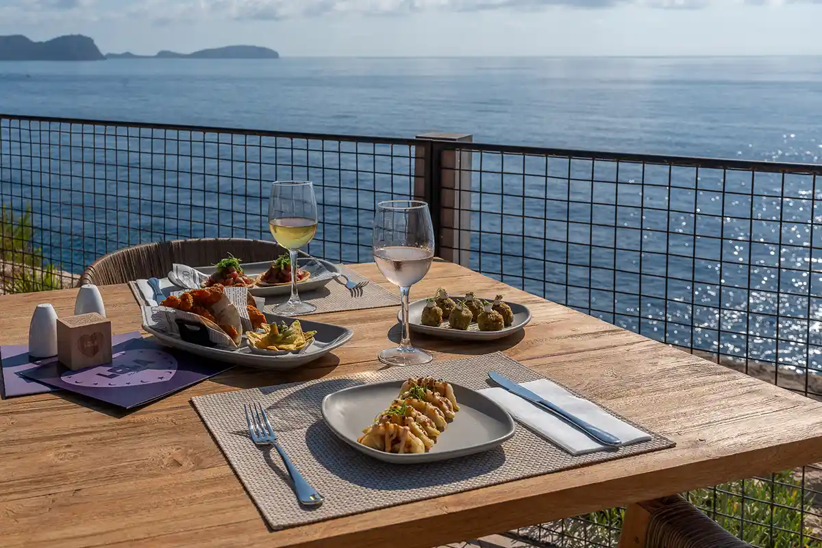 Lola Pool Bar Lola Pool Bar Fergus Style Punta Arabi